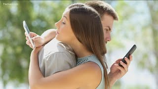 Choosing your phone over your relationship will destroy it, study says