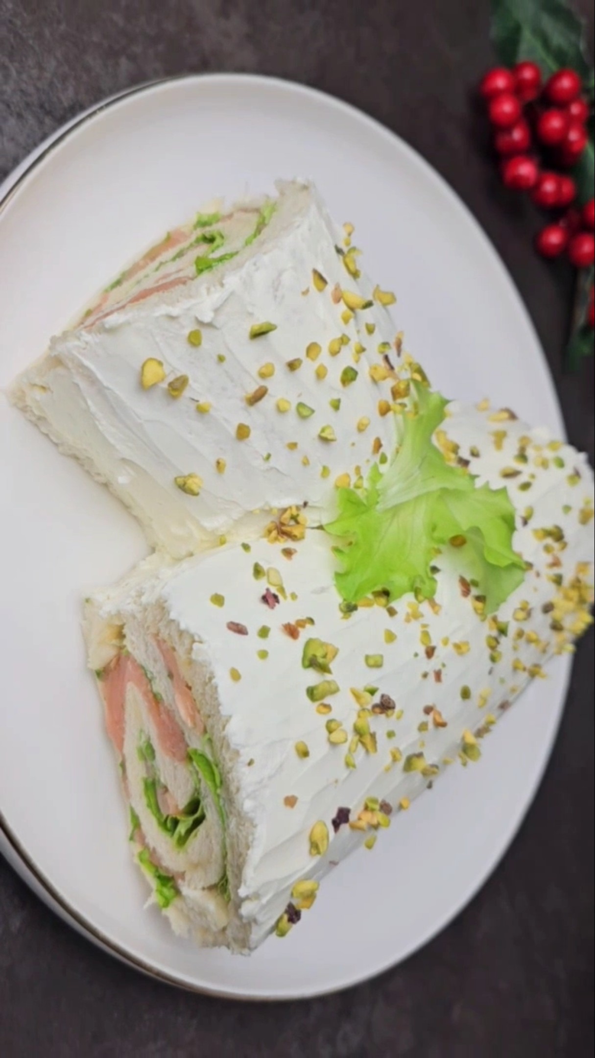 TRONCHETTO NATALIZIO SALATO ?? #tasty #delicious #tronchetti #recipe #natale #christmas #food