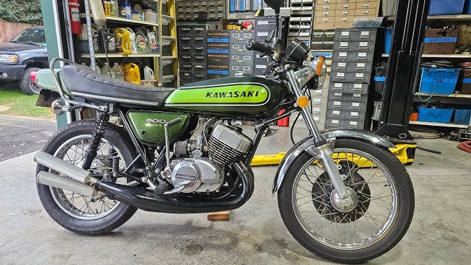 Teenage kicks: The Kawasaki H2 and Suzuki GT750 are revving up