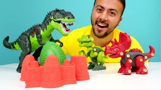 Dinozorlar Okan Ile Kinetik Kum Oyunları Oyuncaklar Için Yuva Yapıyoruz