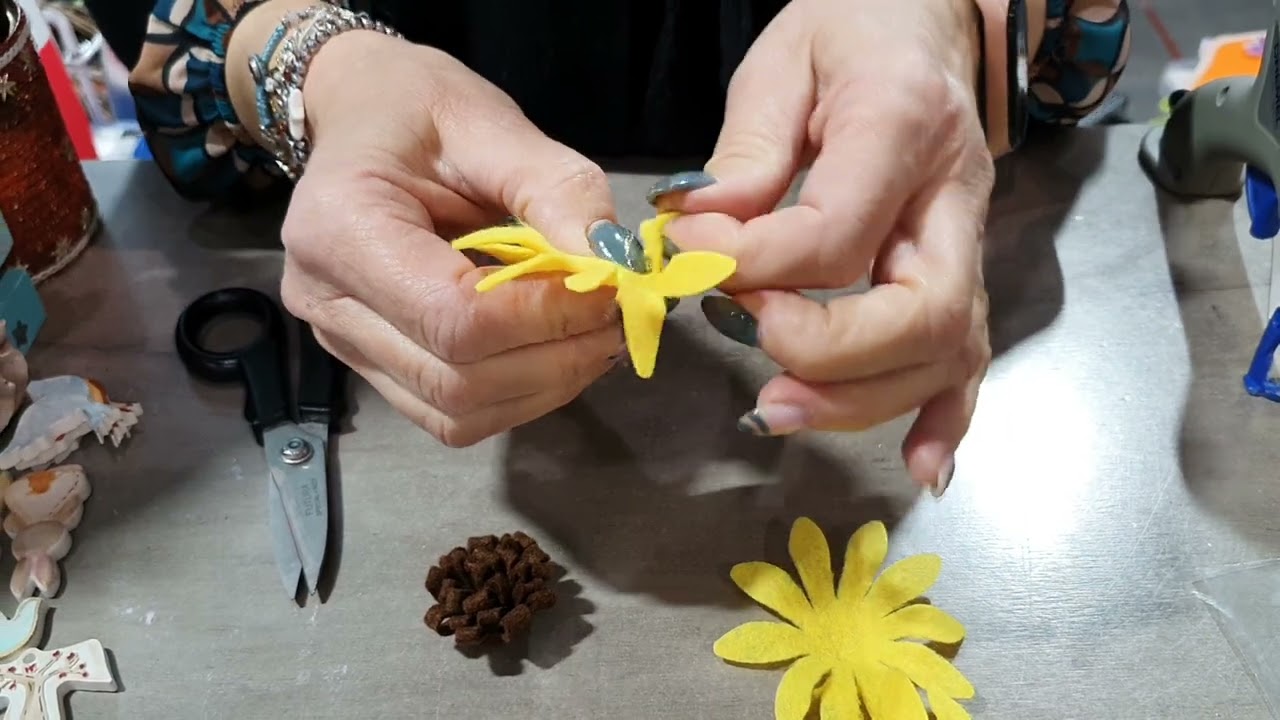 Video tutorial GIRASOLI 😍😍😍          Una chicca di creatività 😃