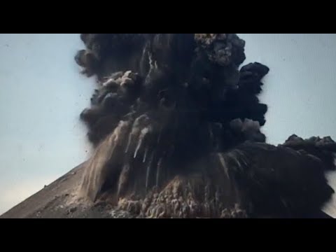 2018年12月22日インドネシア津波！活火山アナク・クラカタウ活動止まらず