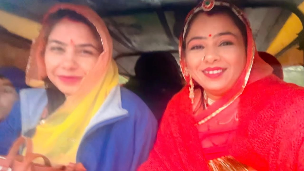 दोनों बहने करणी माता के दर्शन करने गये 😍बीकानेर का camel festival ￼🐪देखा @neetu.rajawat4569 