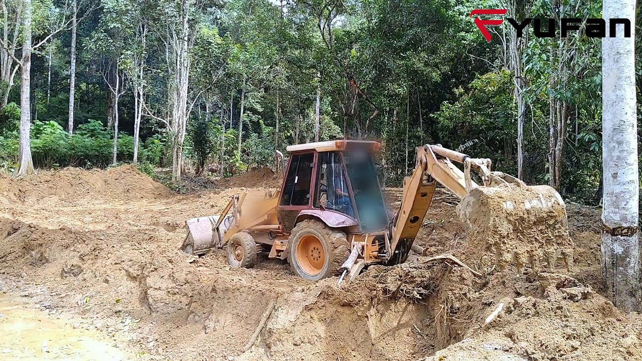 How to Dig a Pond with a Backhoe？| 5 Steps to Shape Perfect Pond - YouTube