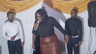 Video thumbnail of "Sophumelela Mahomba - Kanti Yini Le Ngayithola"