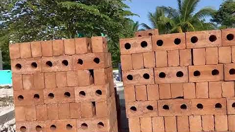 Building the "Sargablock" school in Puerto Morelos