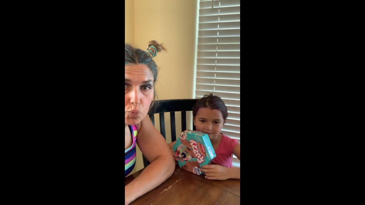 Fuzzy Wubble Baby Review with Stella!