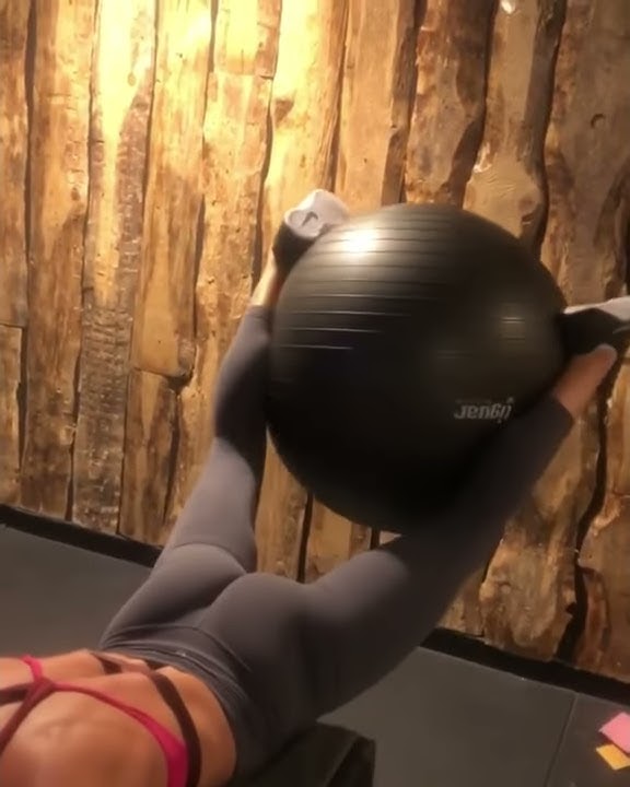 10 reps for both exercises x 4  No breaks in between😉 | step two @leolulu