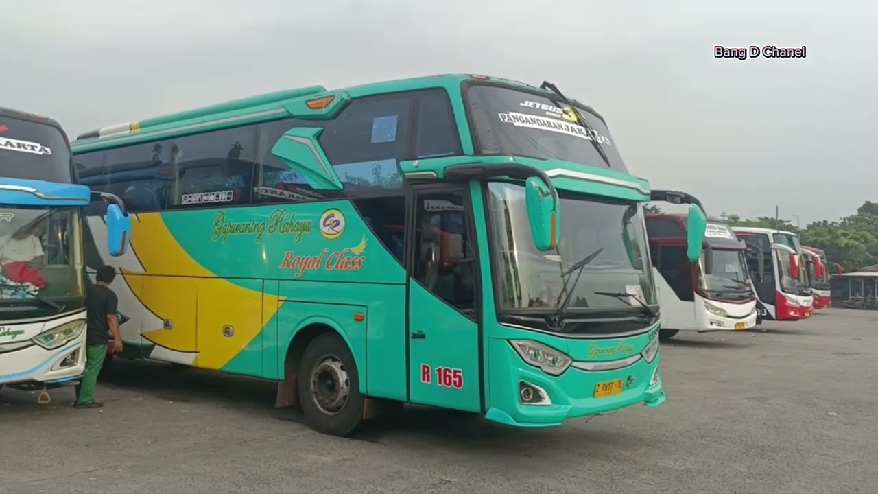 GAPURANING RAHAYU‼️Jakarta - Karang Pucung - Sidareja standby di terminal kampung Rambutan..