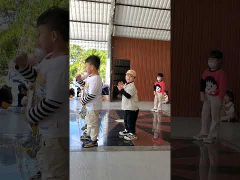 Video Em bé nhảy theo Nhạc Trung Thu ngộ nghĩnh nhất đội hình - youtube