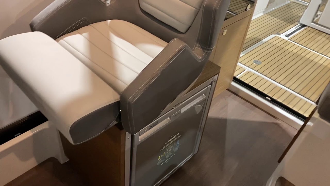 2020 Jeanneau NC 895 Sport