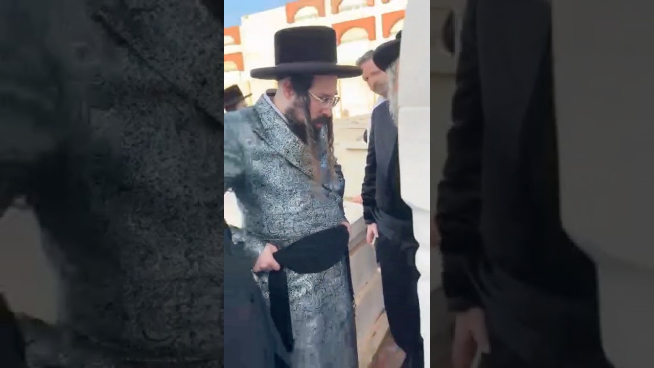 האדמו״ר ממעזבוז בהקמת מצבה לאשתו הרבנית זי״ע לרגל השלושים לפטירתה
