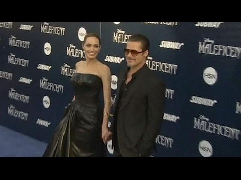 Videó: Brad Pitt és Angelina Jolie örökbe fogadta?