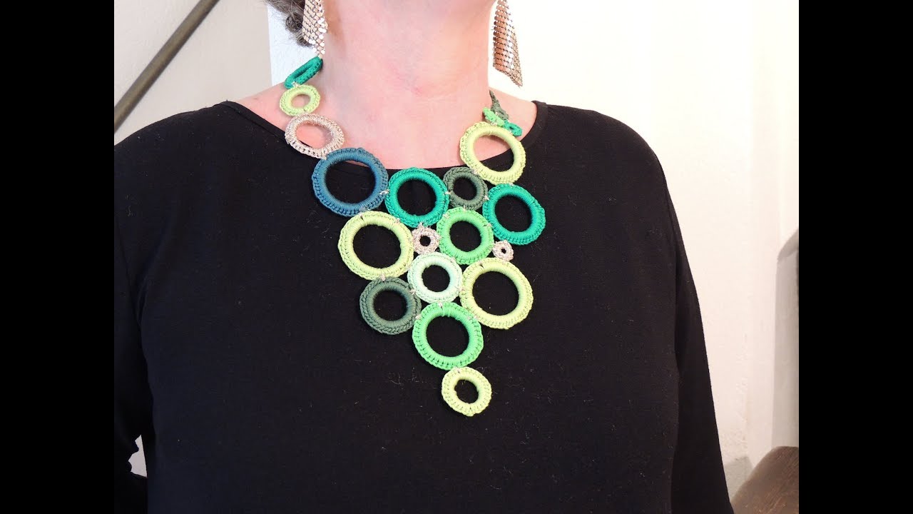 Facilissima collana con le guarnizioni  e l'uncinetto