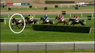 Strange! Jockey loses balance and falls off horse 😲