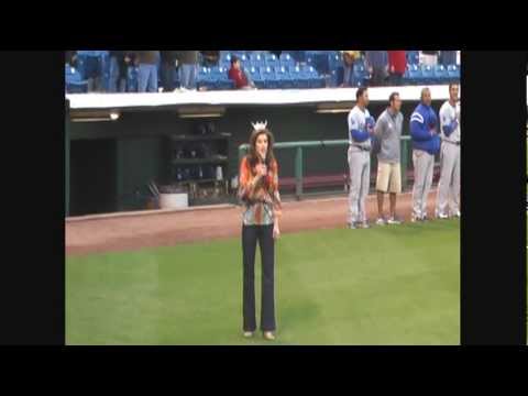 Miss Alabama Amanda Tapley sings National Anthem a...