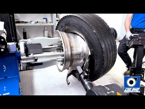 Tire Demounting & Mounting with the S558 Truck Tire Changer | #MadeInItaly by Giuliano - video from Giuliano