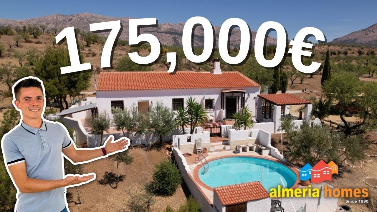 Property for sale in Almeria | 3 bedroom villa in Velez Rubio with a pool | Villa Nuez - AH13768