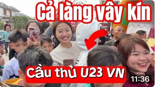 Vietnamese U23 Players Surrounded In Rural Village