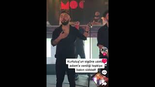 Kurtuluş Kuşun Sigara Uzatan Adama Verdiği Tepki Resimi