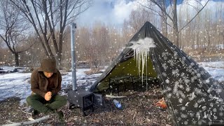 EXTREME 35C WINTER CAMPING ALONE in a HOT TENT / SOLO Two Days WINTER BUSHCRAFT Camp