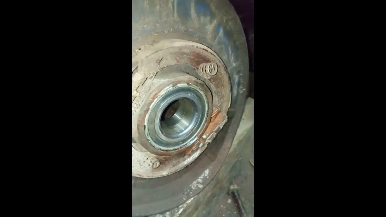 Как поменять подшипник на вито Mercedes Vito w638 как снять кронштейн генератора. YouTube