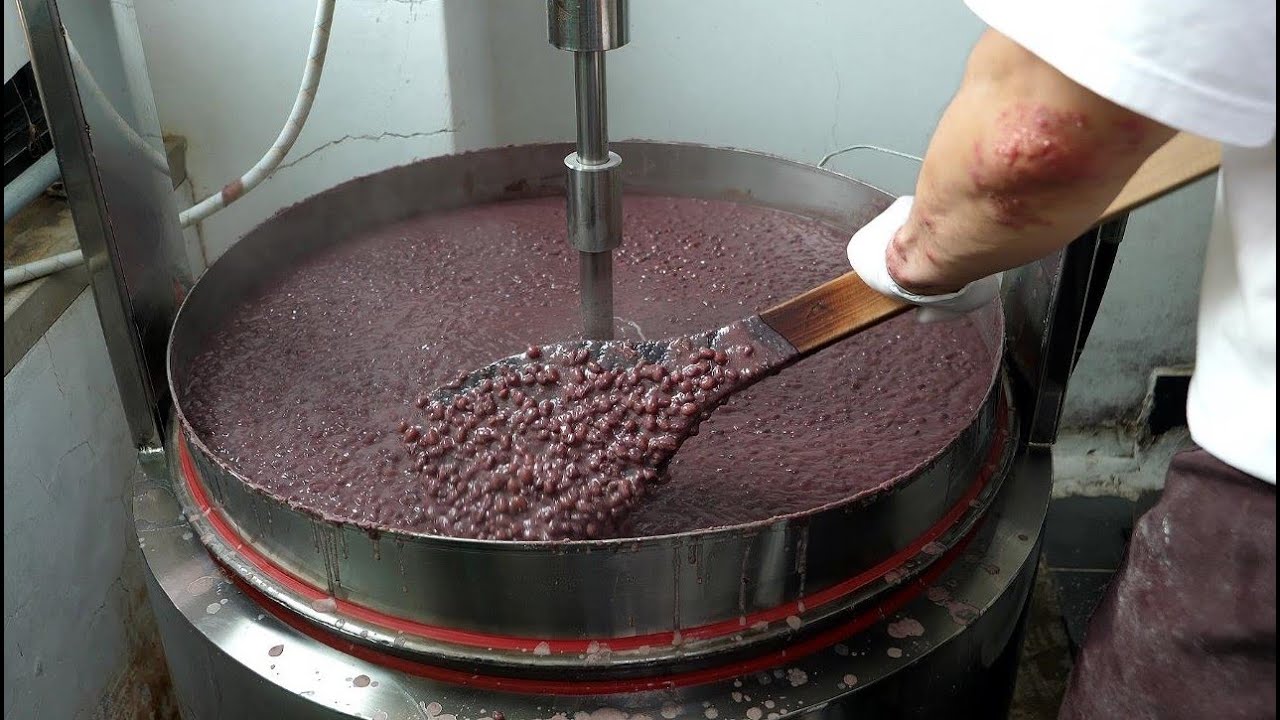 Хлеб на пару с красной фасолью - корейская уличная еда