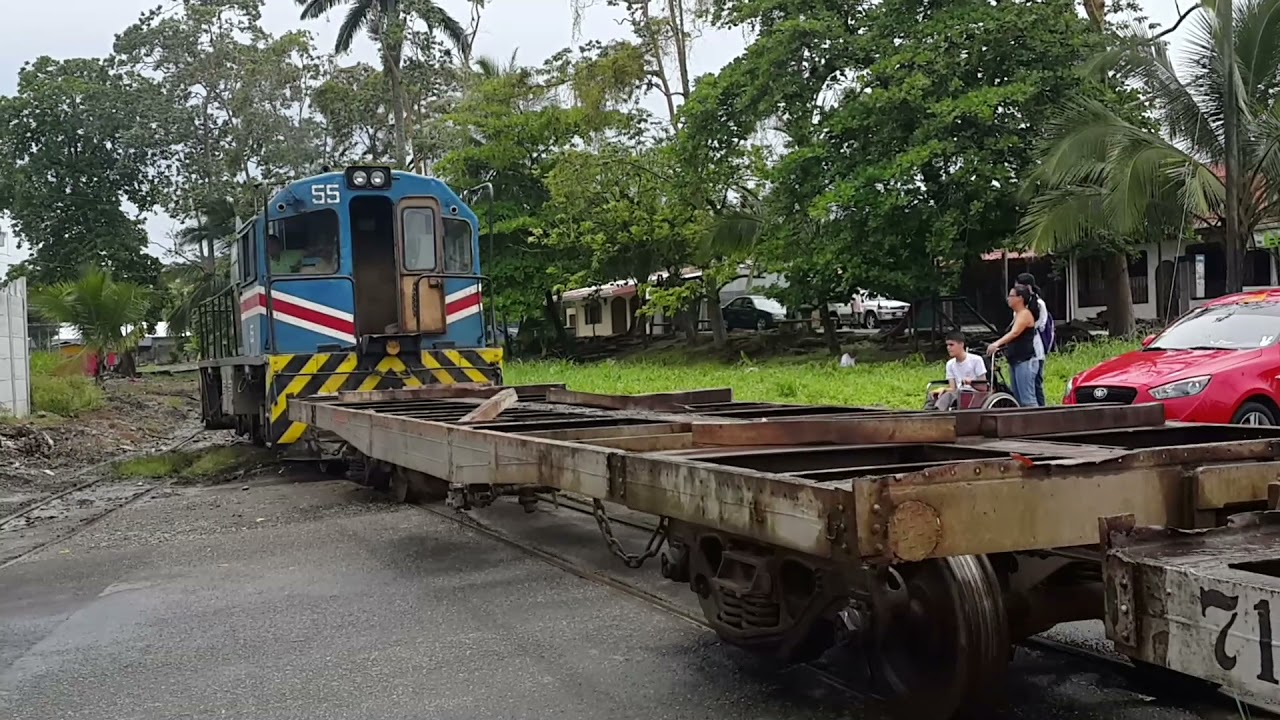 Movimiento de trenes y equipo especial en Limón