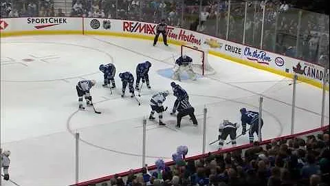 Douglas Murray nails Ryan Kesler