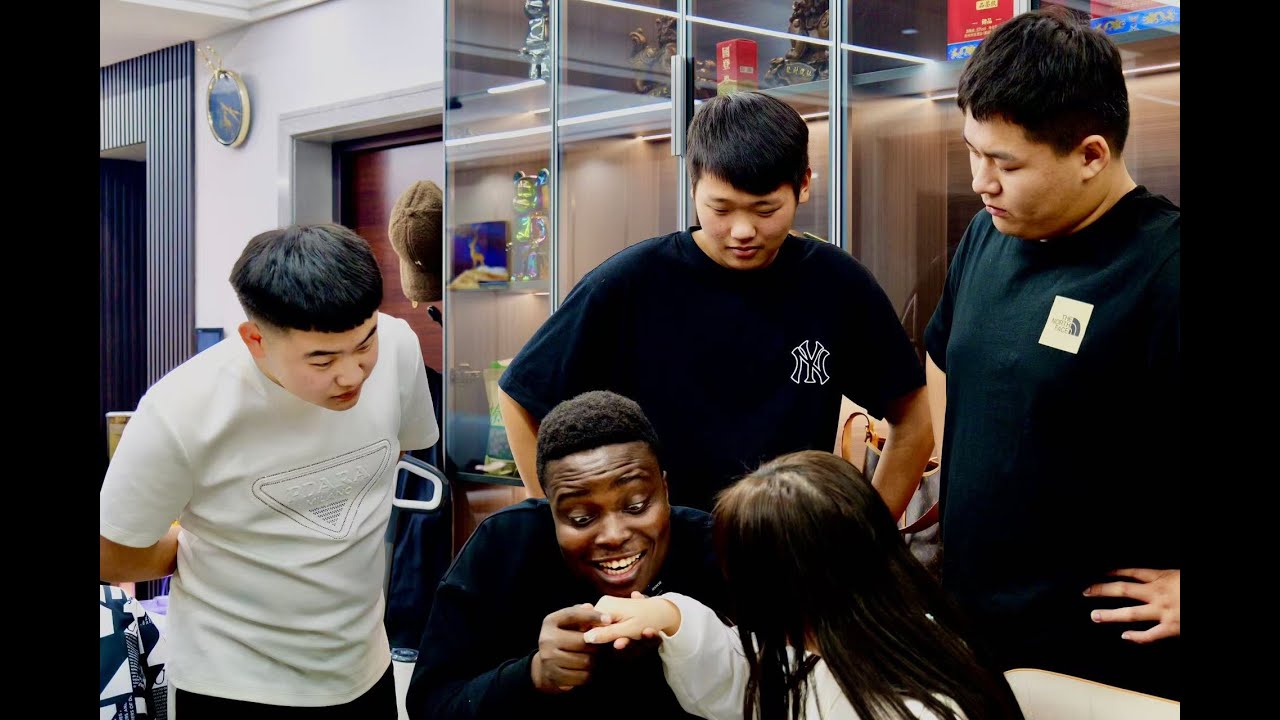 CHINESE BOY REACTION AFTER SEEING ME WITH HIS MUM #viralvideo