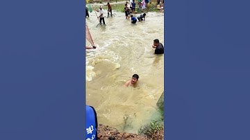 Niềm vui bắt cá mùa nước lũ về