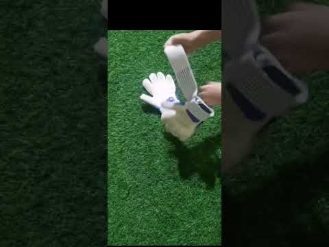 افضل قفاز لحراس المرمى قفاز اديداس