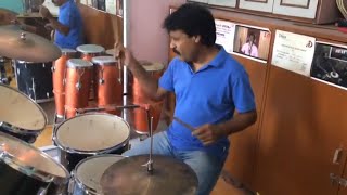 Highly experienced Mahandar sir offering the Best Drums Class in Noida at Ishaan Music College