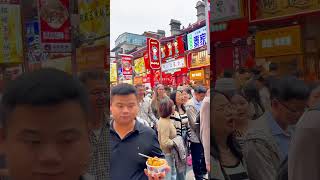 节假日出行就是主打一个人多。一城西安,半部华夏史。#中国西安