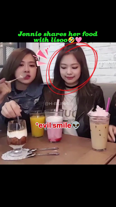 Jennie shares her food with lisoo🤣🩷#jennie#blackpink #shorts#fypviral #fypviralシ