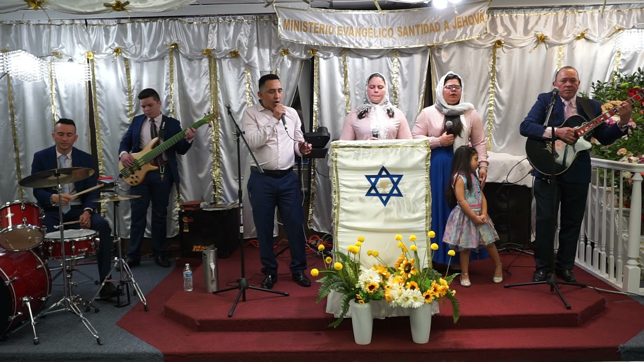 Estamos Invitados a una Fiesta Hermosa / Dios no Rechaza Oracion