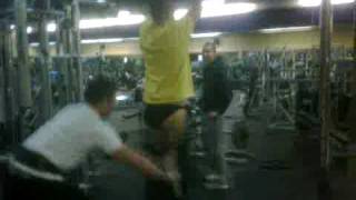 Guy Gets Pantsed At Gym
