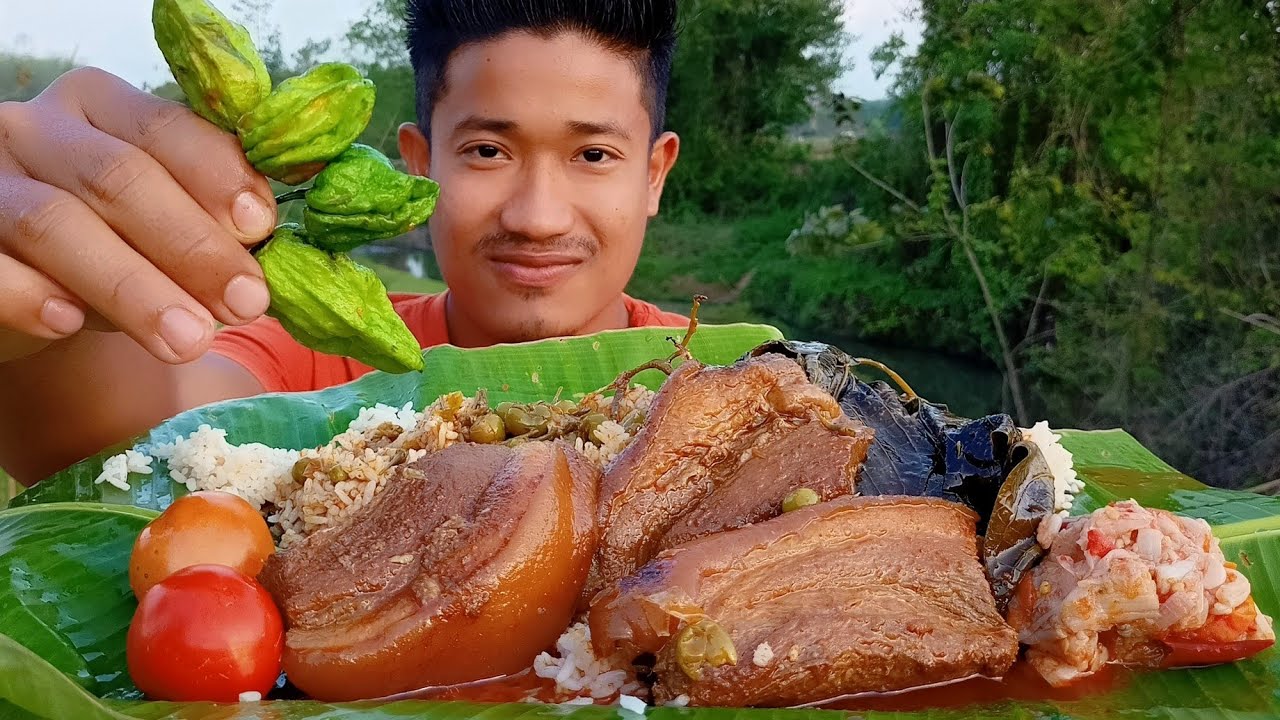 Eating fried pork belly with four king chilli Naga mukbang