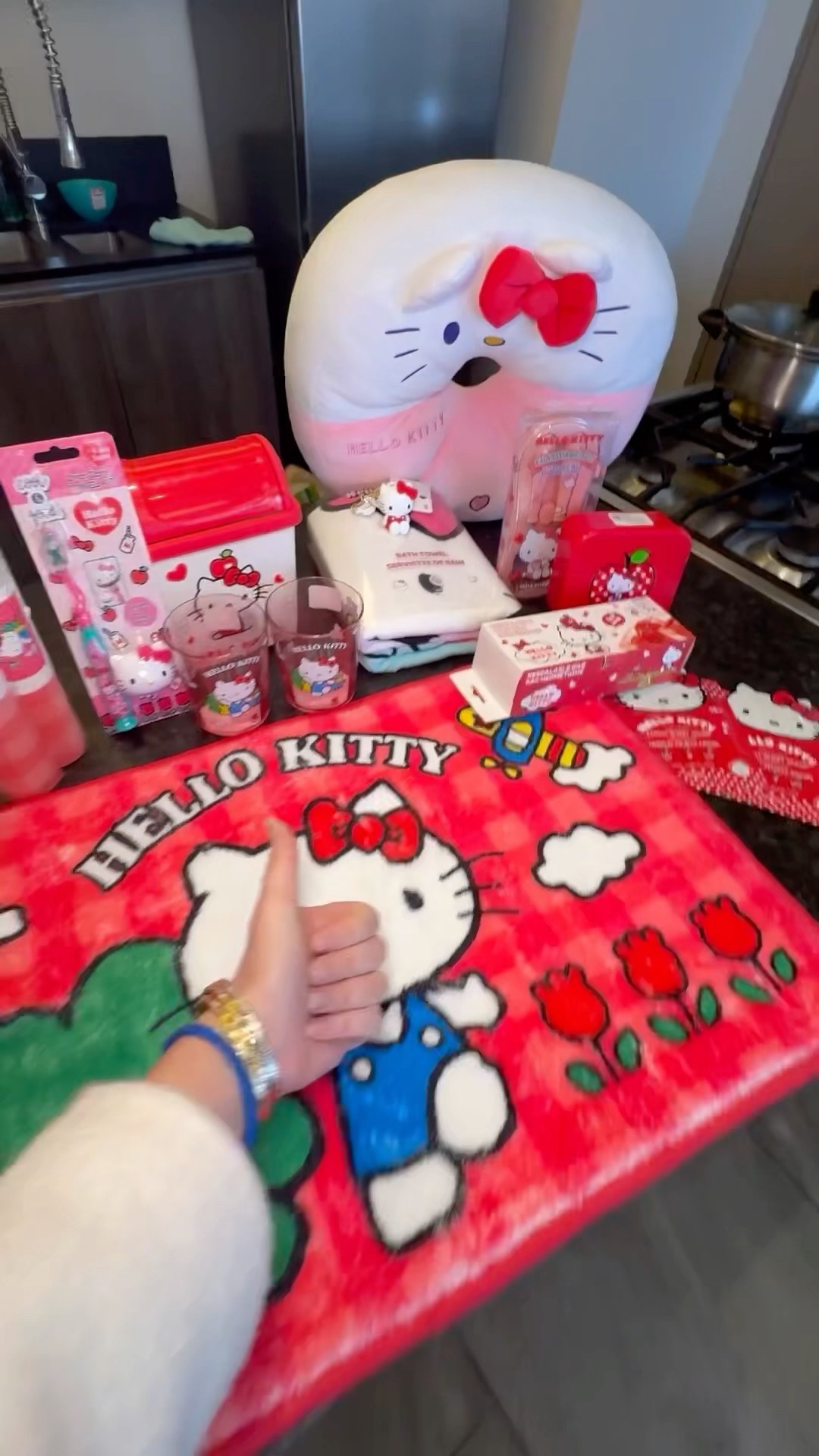 DECORÉ EL NUEVO DEPA DE KITTY GATITA!!!