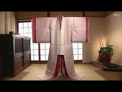 桜襲（さくらがさね）の十二単（じゅうにひとえ） - YouTube