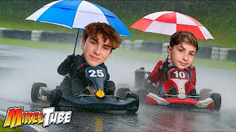 Karts Bajo Lluvia thumbnail
