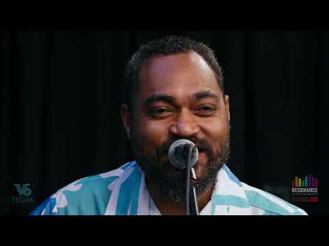 VEGAS 6 - White Christmas (Music Video)
