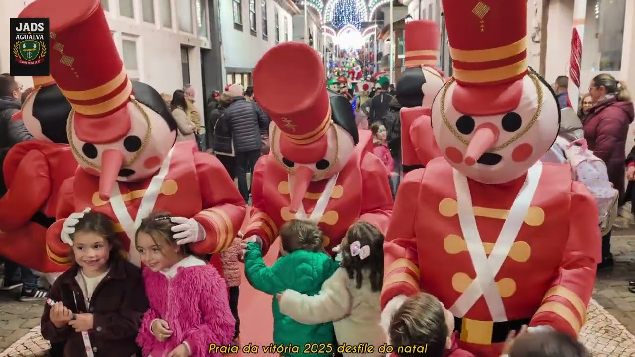 Lindo desfile de Natal em Praia da Vitória.🌲🌲