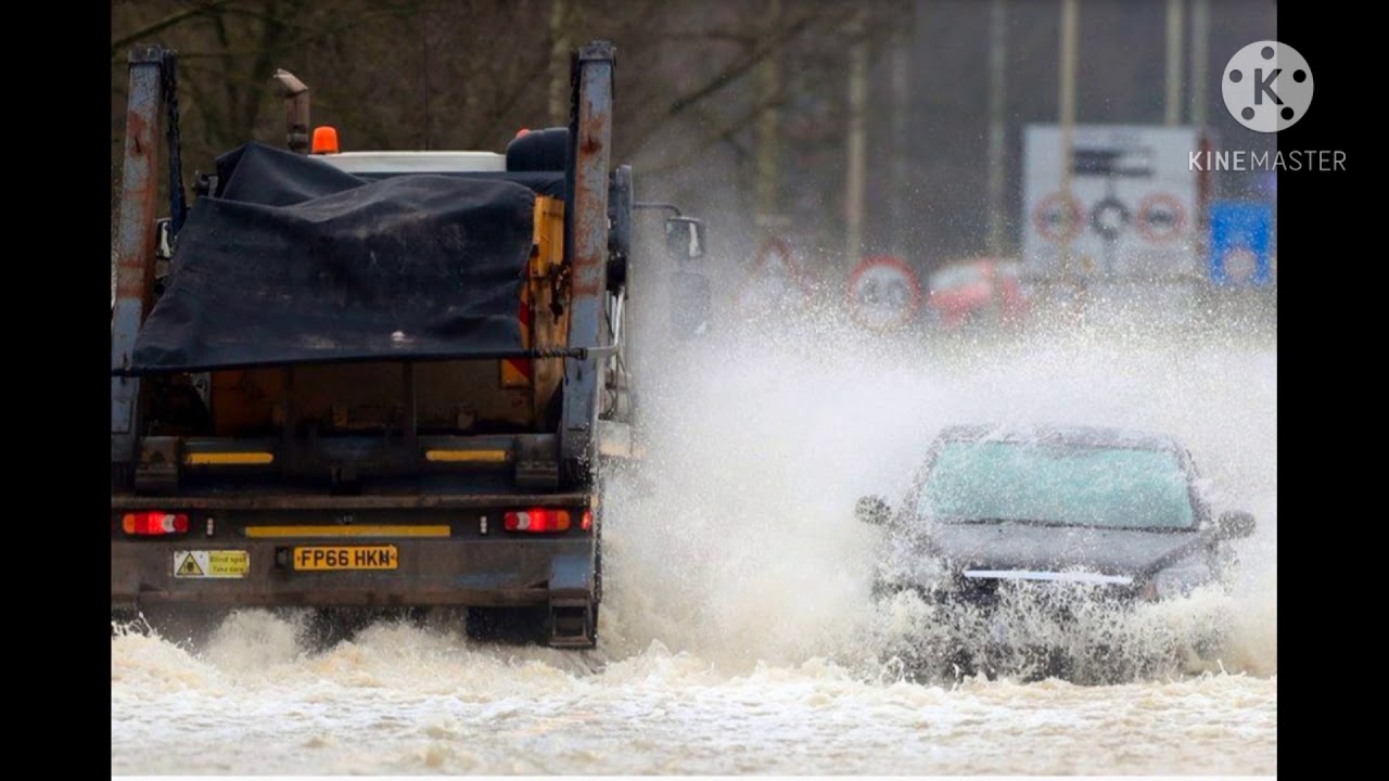 UK weather: Met Office Amber alert for Yorkshire and Lancashire