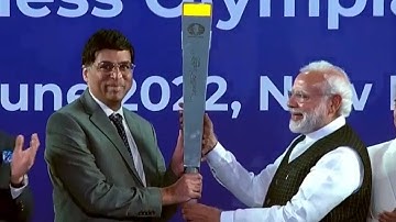 PROUD MOMENT - PM Narendra Modi Handing Chess Torch To Viswanathan Anand