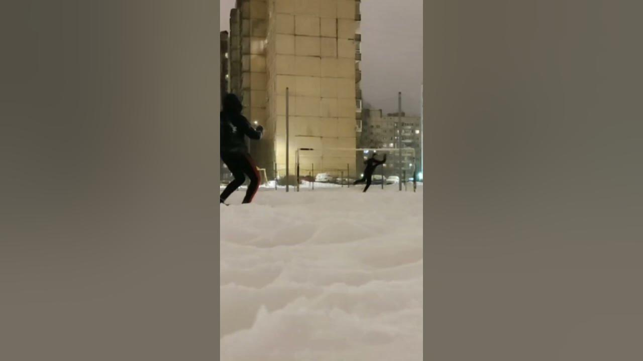 Когда она смотрела играл как пеле. Когда она смотрела играл как пеле