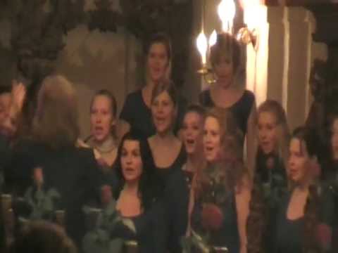 "det-kimer-nu-til-julefest"-with-aarhus-girls-choir