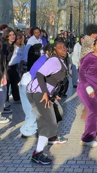 🇫🇷Tpop in Public - Tobii 'Bad Girls Like You'!