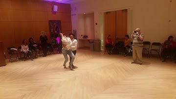 Salsa On2 Intermediate Turn Pattern Combo Partnerwork by Sergio and Sheena #96