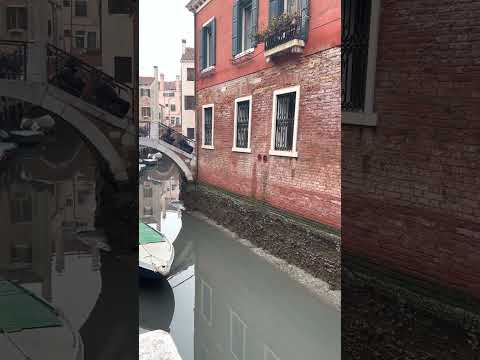 Венеция без воды. Практически пустые каналы. Февраль, 2023